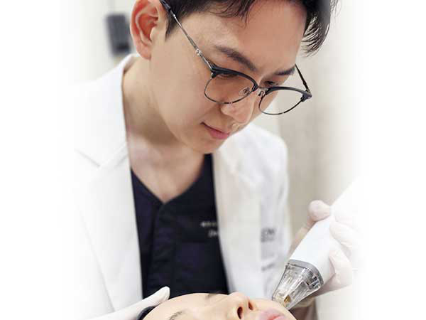 레이저 시술 진행 